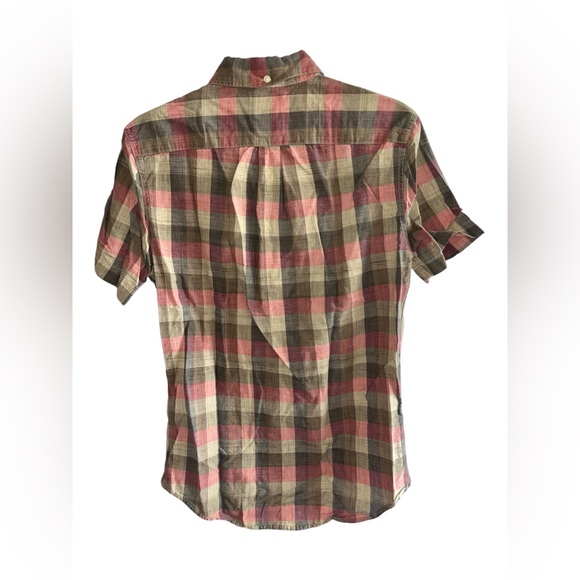 Levi’s Women’s Short Sleeve Plaid Button Down Shirt - Picture 2 of 3
